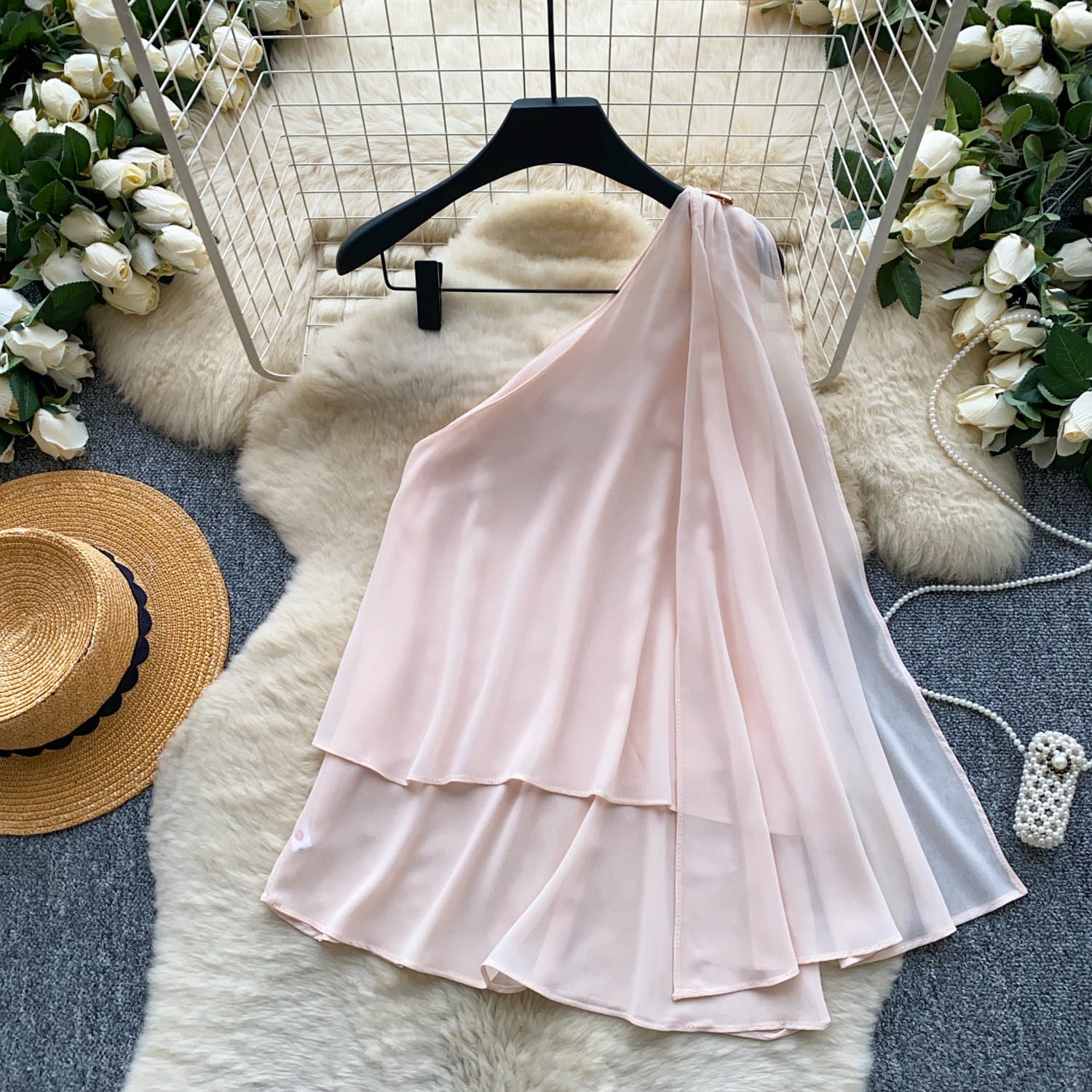 Cross-border Sweet and Cute Atmosphere Neck Strap Camisole Top for Women Summer Commute Style Slim Fit and Elegant