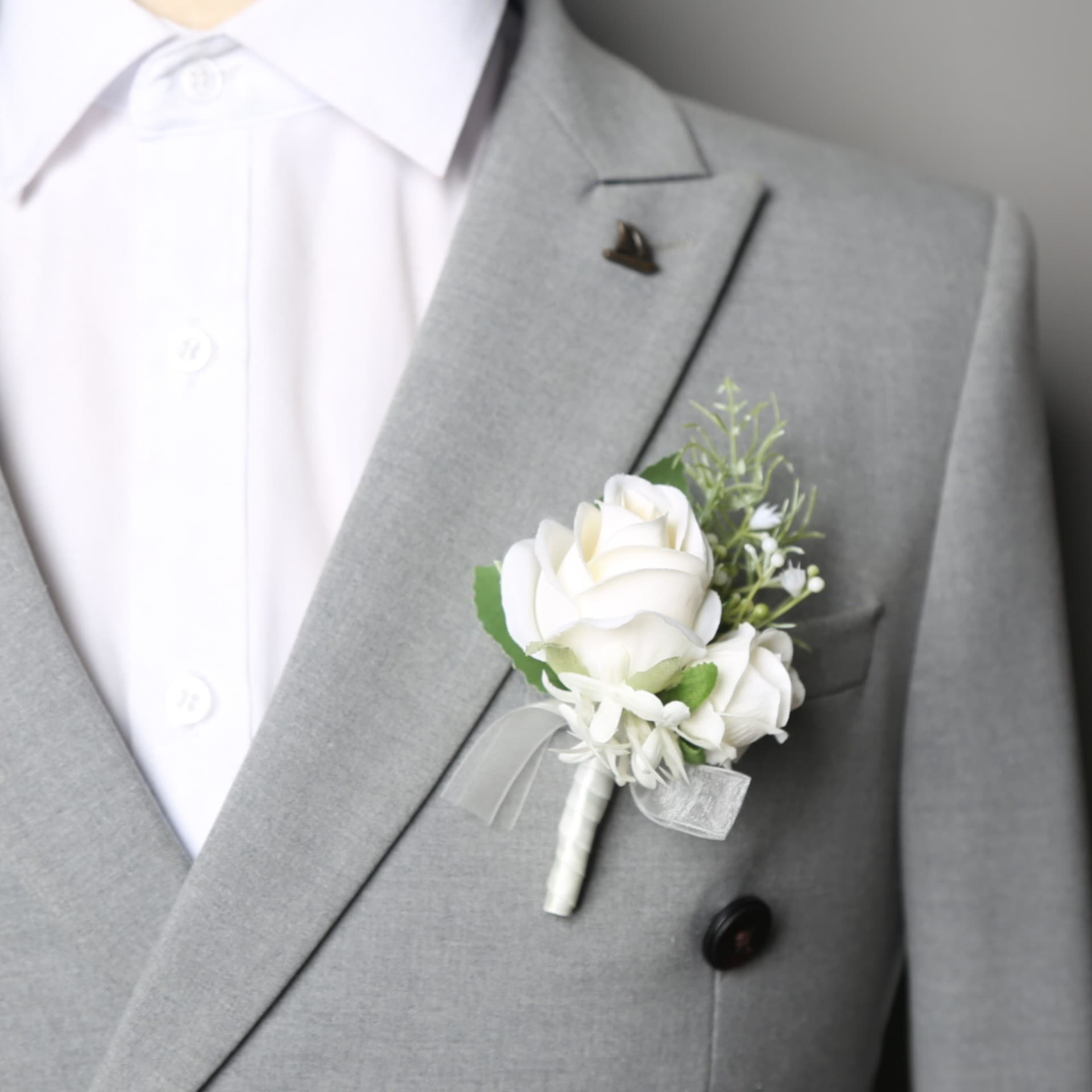 Wholesale European White Rose Wedding Boutonnieres for Bride, Groom, Bridesmaids, Groomsmen, Parents, and Wrist Corsages