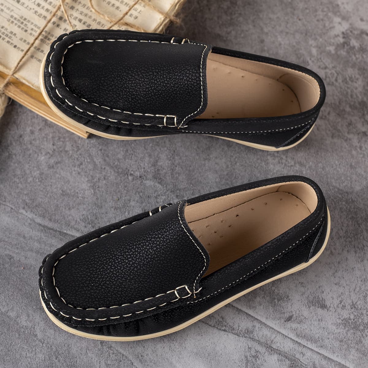 Cross-border Wholesale Retail All Seasons Children's Hand-stitched Fashion Single Shoes, Breathable Wear-resistant Anti-slip Outdoor Flat Loafers