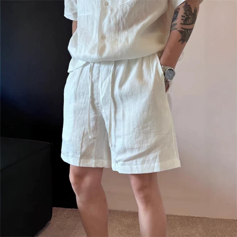 Old money style men's linen shorts, summer thin seaside resort style cotton and linen pants, relaxed and lazy beach pants