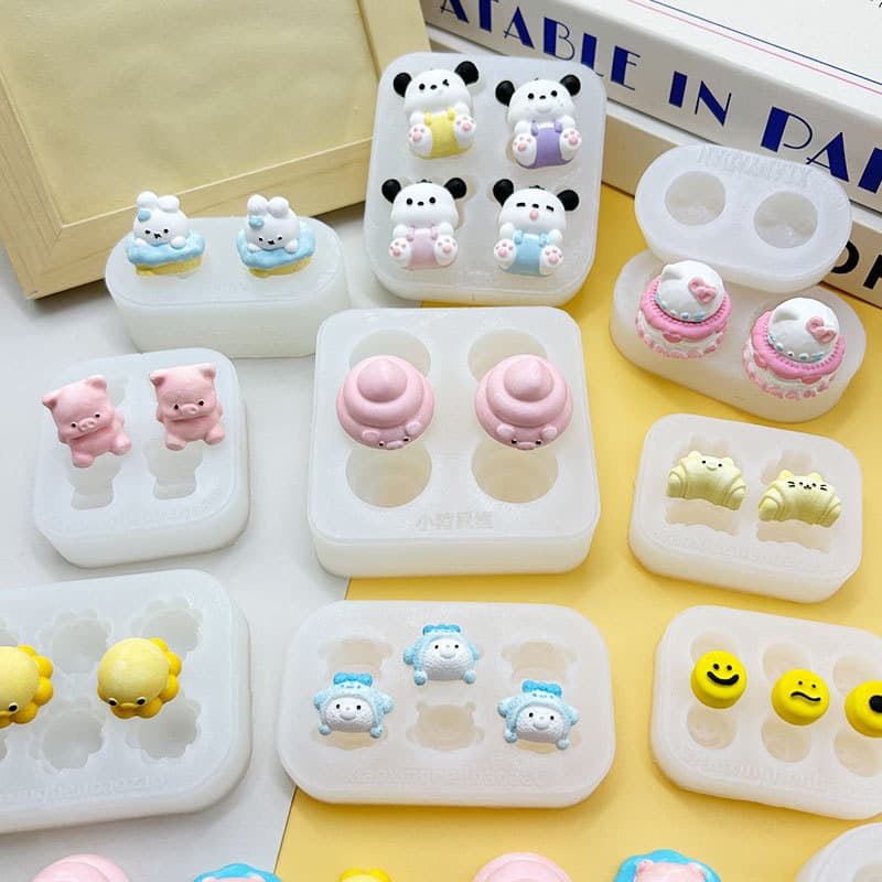 Popular model Xiaobiga pinchle silicone mold small pig series ball expression croissant glue decorative mold