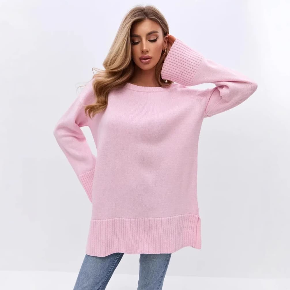 Long knitted sweater with round neck, vintage style