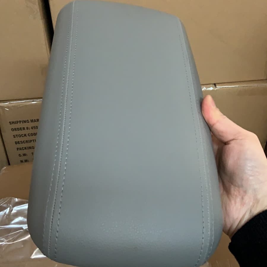 Export cross-border Amazon eBay 02-09 GMC Trailblazer Armrest Cover 25998838
