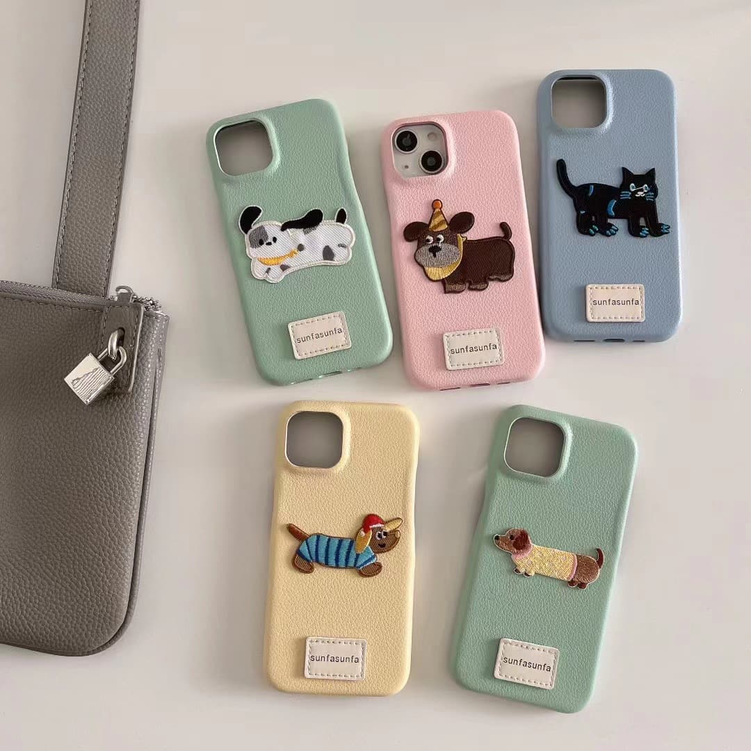Leather Pattern Embroidery for Puppies and Cats, Compatible with iPhone 14 Pro Max, 15 Pro Max, Apple 13, Couple 12, Autumn and Winter Phone Case