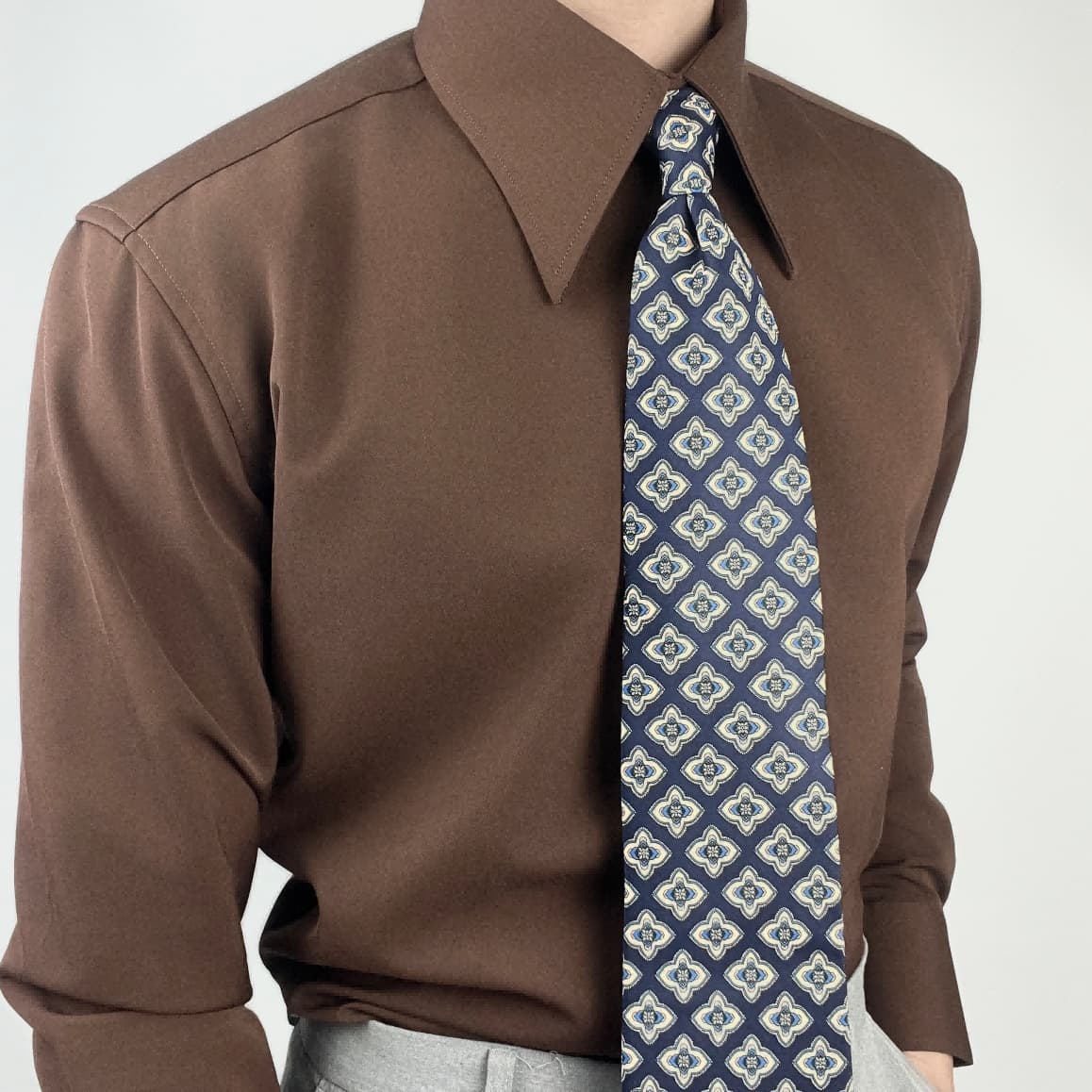 Red-Brown Pointed Collar Long-Sleeved Shirt Business Italian Shirt Versatile and Comfortable Brown Coffee Top for Men and Women