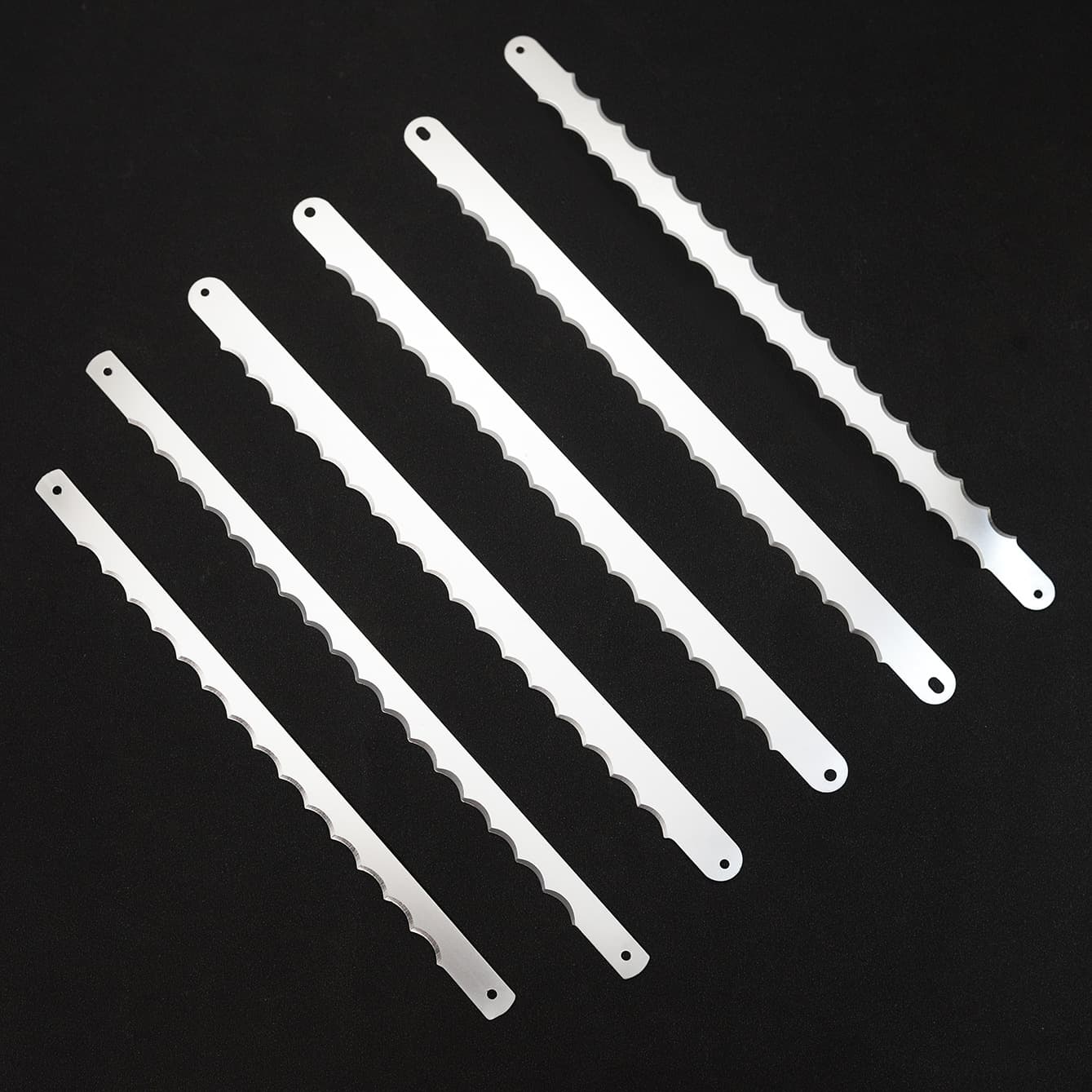 Factory direct sales bread slicer blade stainless steel bread blade serrated bread toast blade