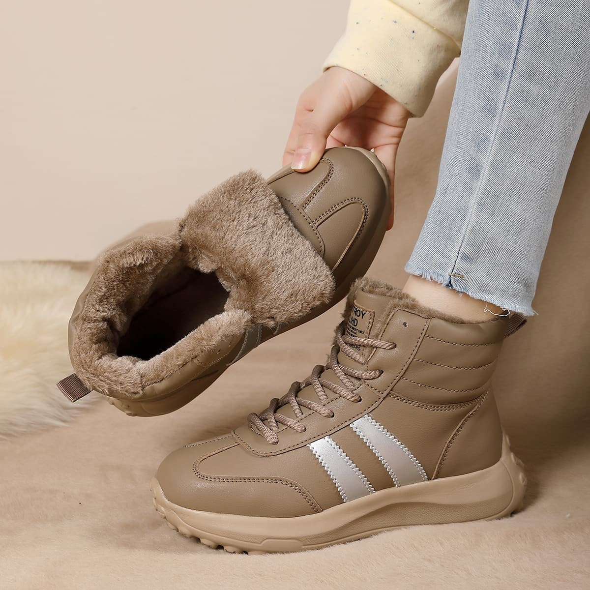 New winter women's snow boots, fleece-lined, thickened, outdoor warm boots, high-top, snowproof and non-slip women's shoes, factory direct sales.