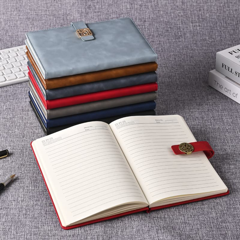 Custom Logo Business Notebook Office Magnetic Buckle Notebook A5 Stationery Simple Leather Cover Notebook with Buckle Notepad