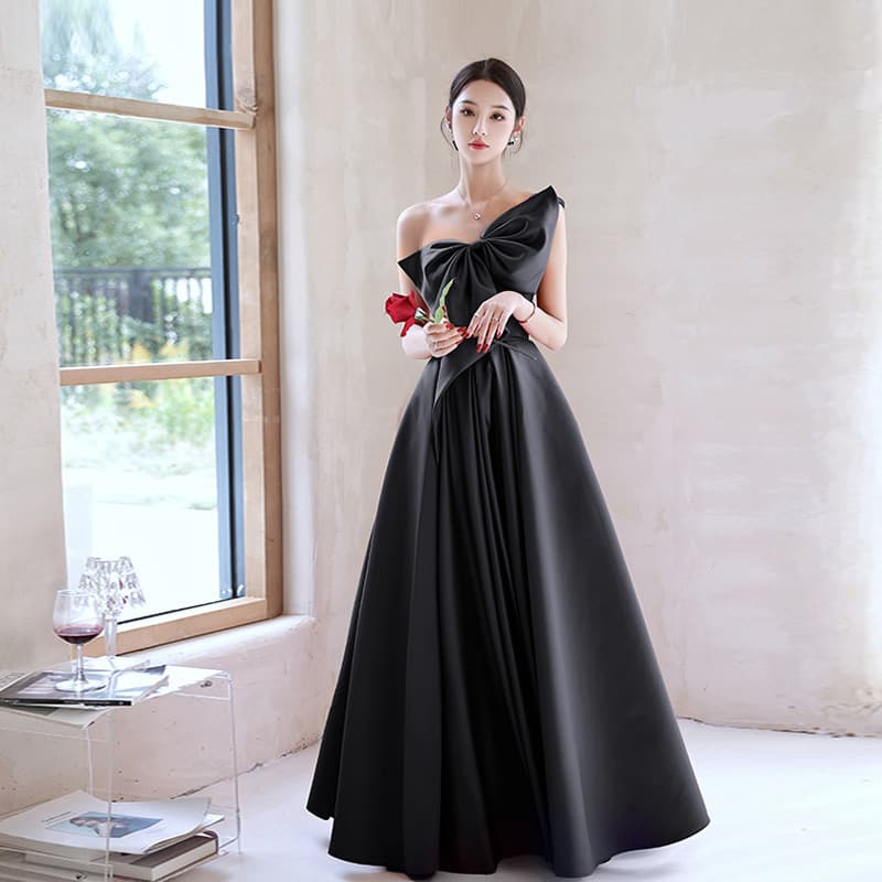 European and American Cross-Border Black One-Shoulder Evening Dress Satin Texture Banquet Host Simple Dress Bow Elegant High-End