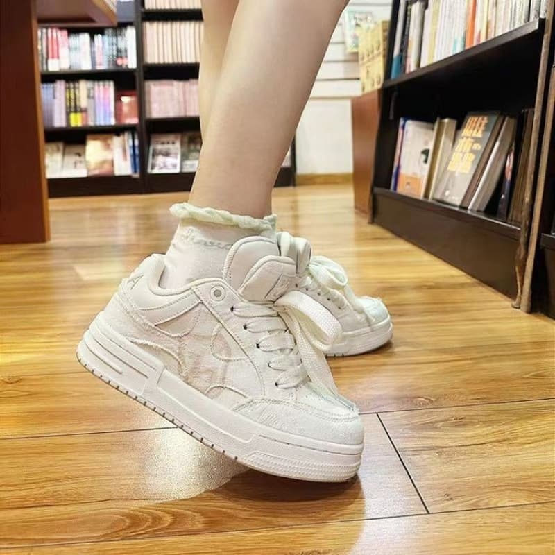 Vintage Ins-style Niche White College Skate Shoes 2026 Women's White Sneakers Versatile Couple Casual Shoes