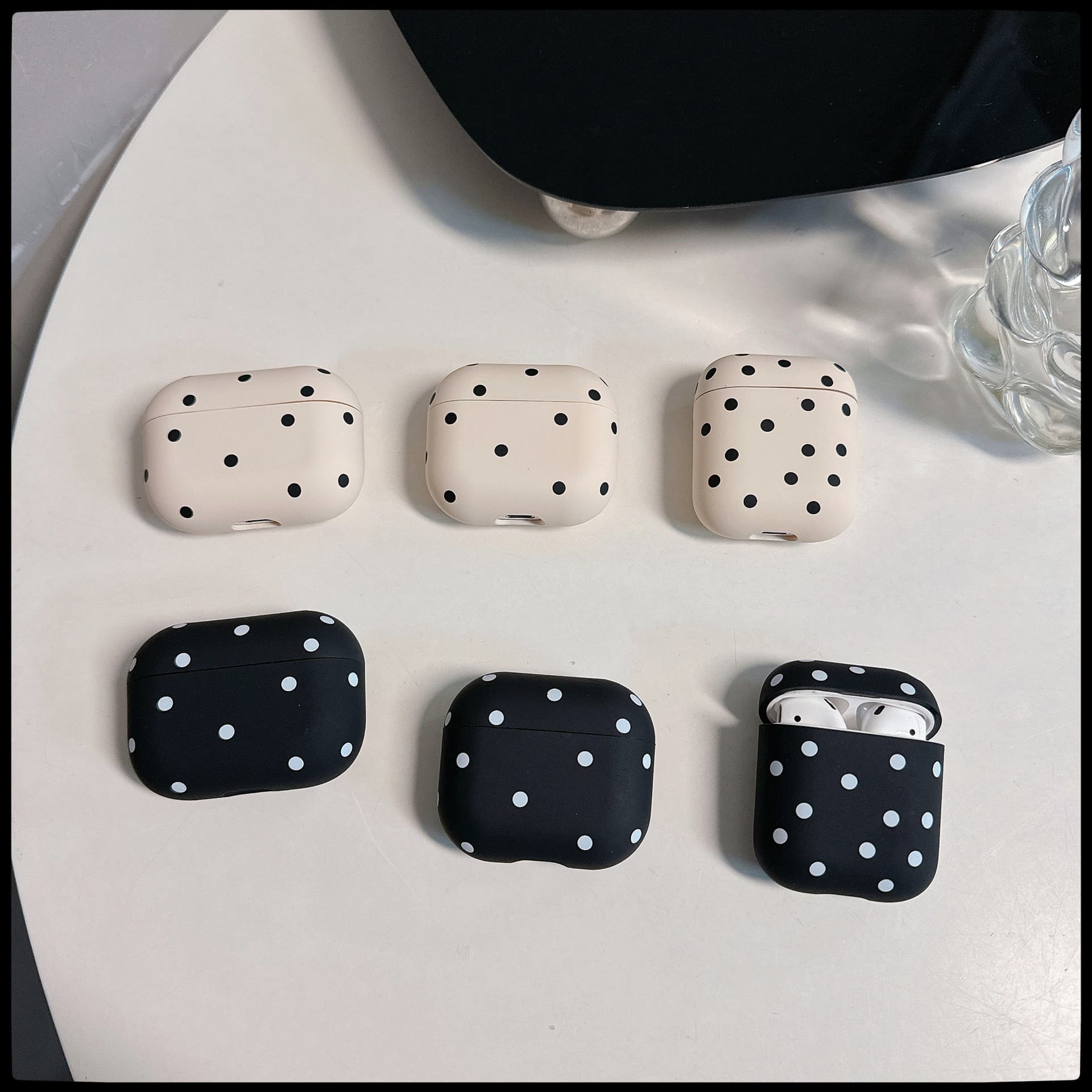 Minimalist Wireless Bluetooth Earphone Case Suitable for AirPods 1/2/3 And Apple AirPods Pro 2 Polka Dot Design Protective Cover