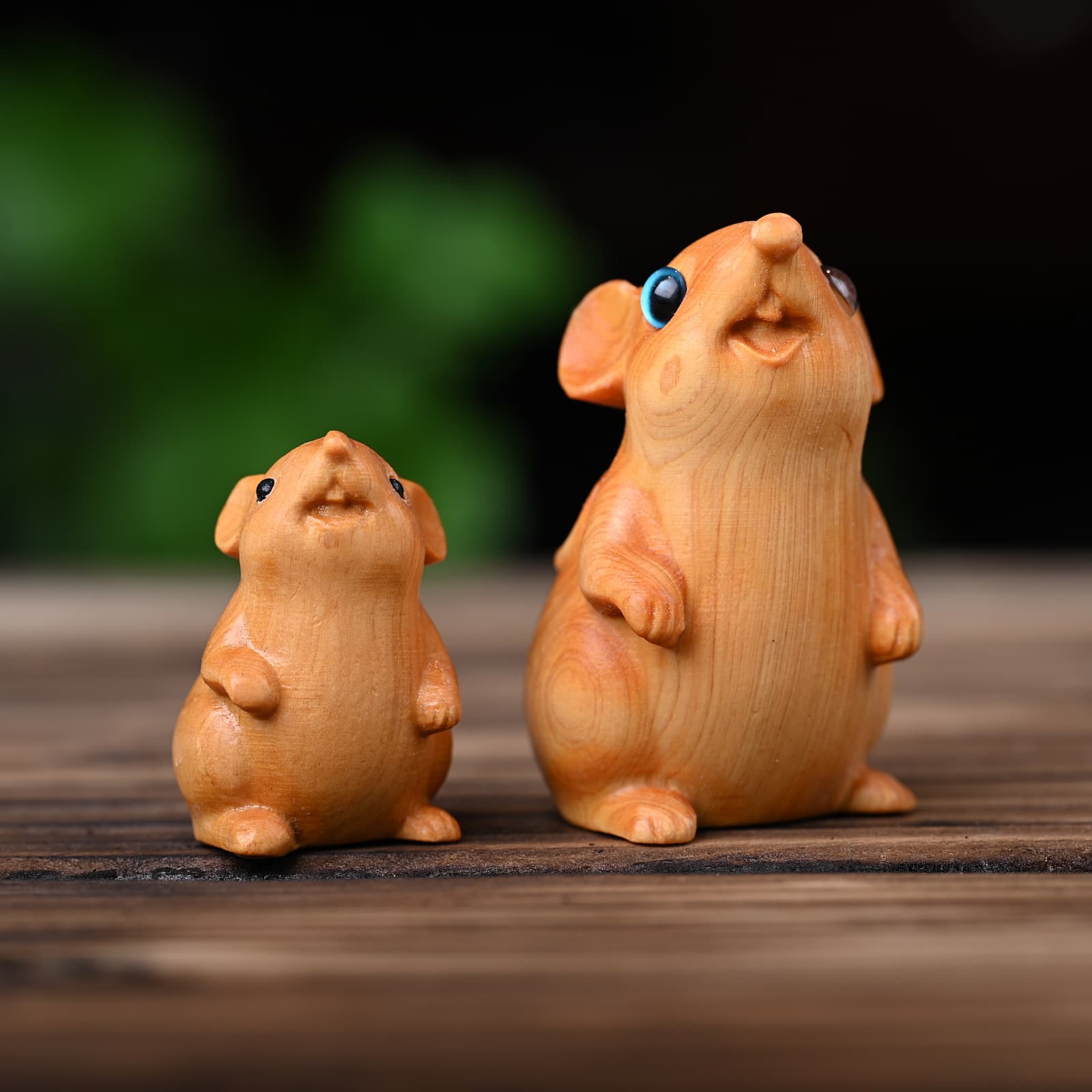 Cliff Cypress Dawn Zodiac Rat Handheld Piece, Cute Rat Children's Birthday Gift, Foodie Hamster Wooden Carving Desktop Ornament