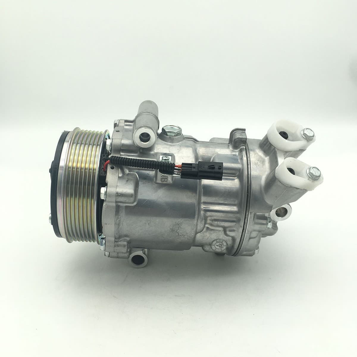Suitable for Dacia DUSTER/New 7V16 Renault Car Air Conditioning Compressor 0926005305R