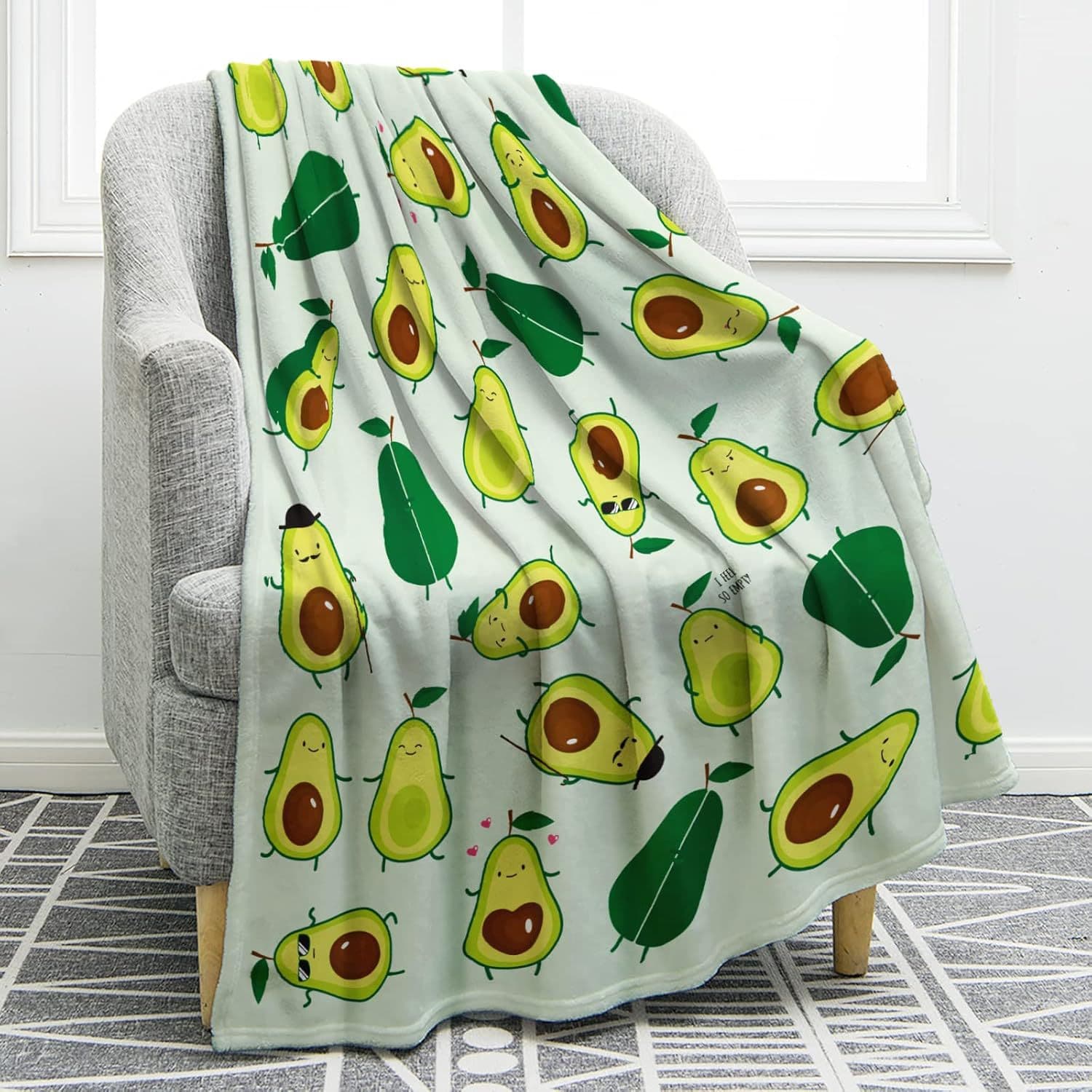 Cross-border avocado printed flannel plush cute fruit blanket, suitable for all seasons, bed sheet, bedspread, picnic blanket
