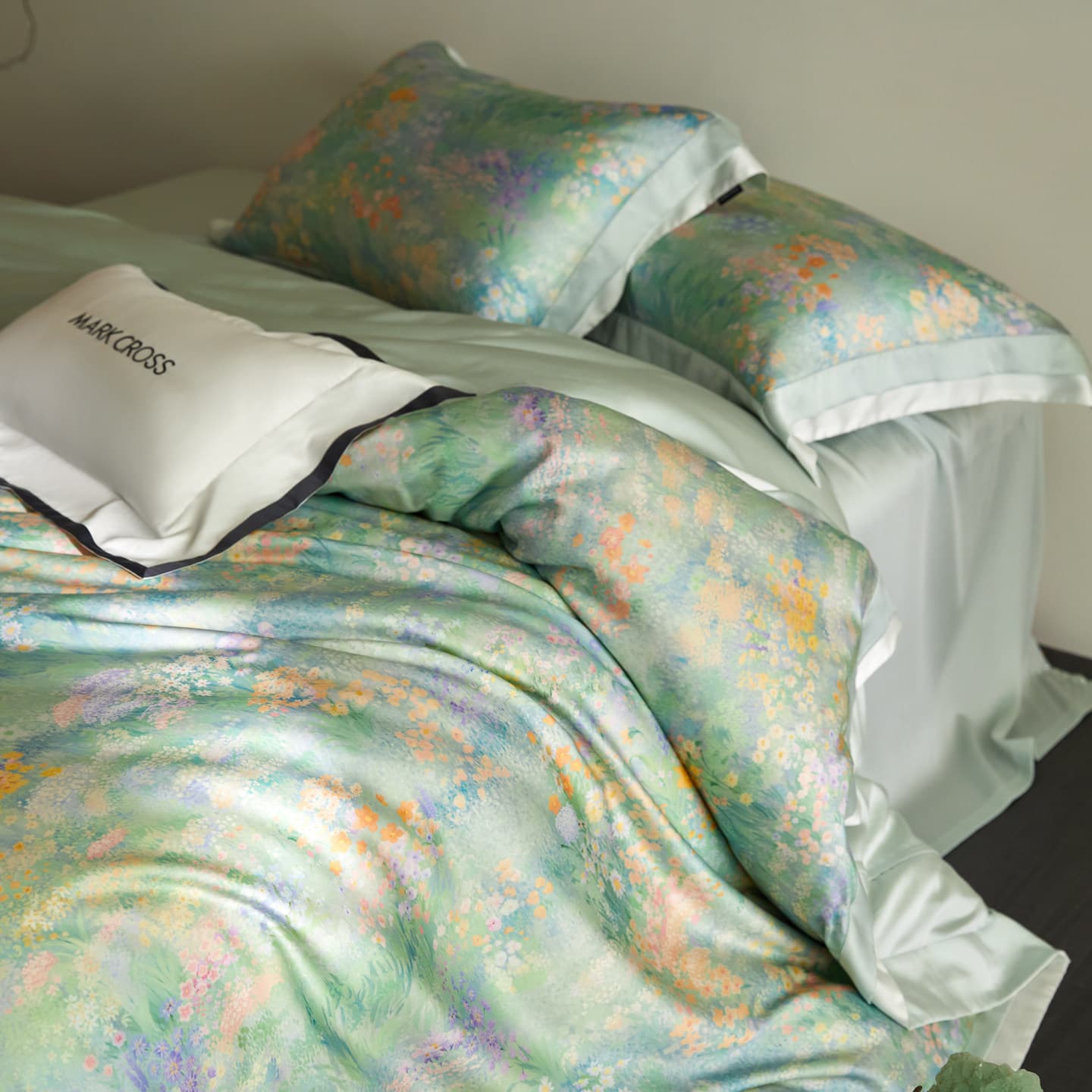 Markcross Natural Cooling Fine Yarn Condensation Silk Four-Piece Bedding Set: Fitted Sheet, Duvet Cover, Pillowcase, Bedding
