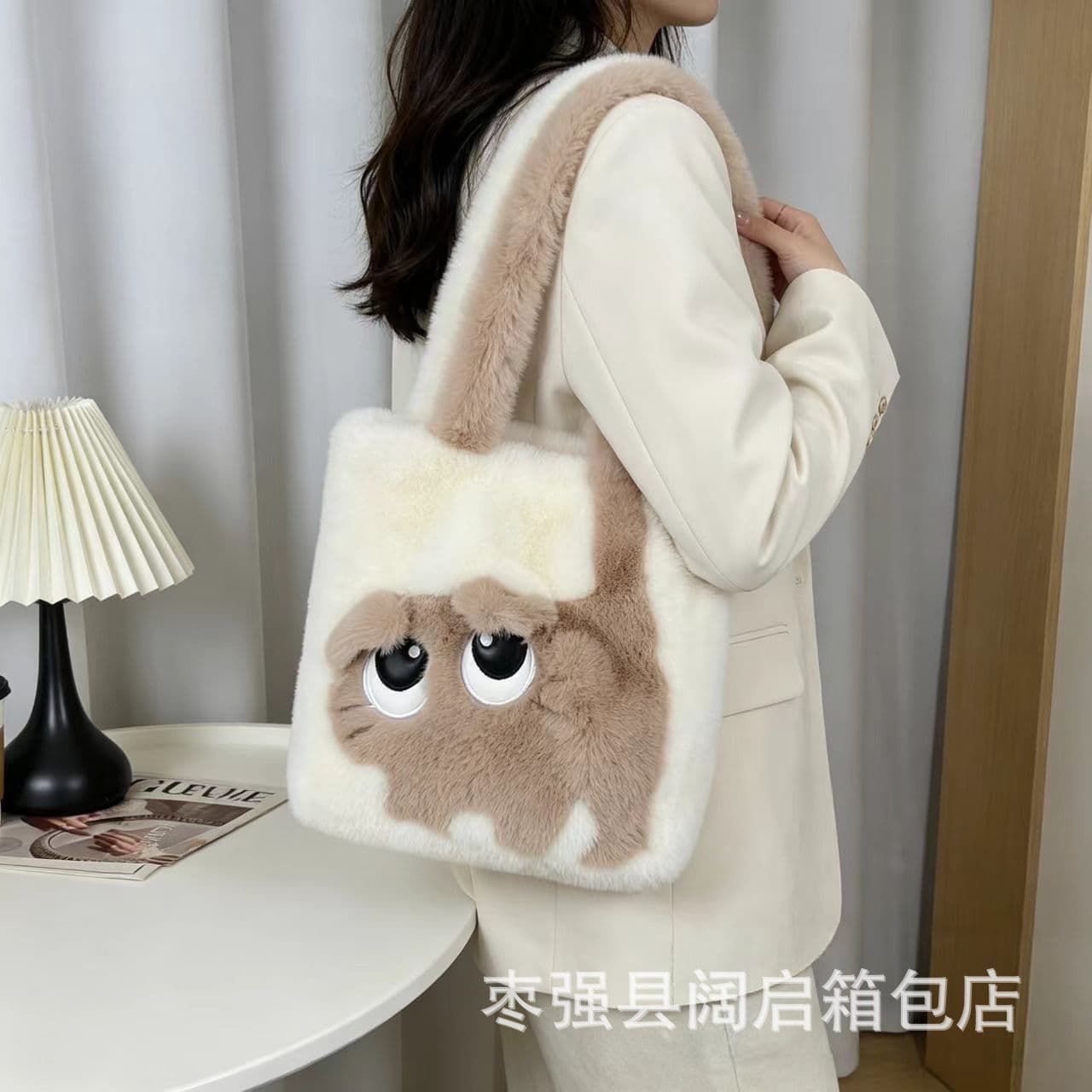 One-shoulder cat bag cartoon contrasting color embroidered tote bag autumn and winter plush large capacity can hold A4 paper bag cross-body