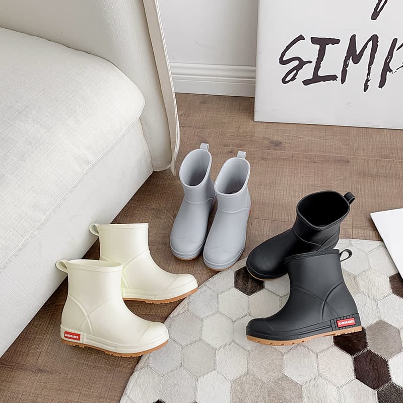 Versatile Casual Trendy Waterproof PVC Rain Boots For Adults Non-Slip Wear Resistant Fashionable Warm Outer Wear Rain Shoes