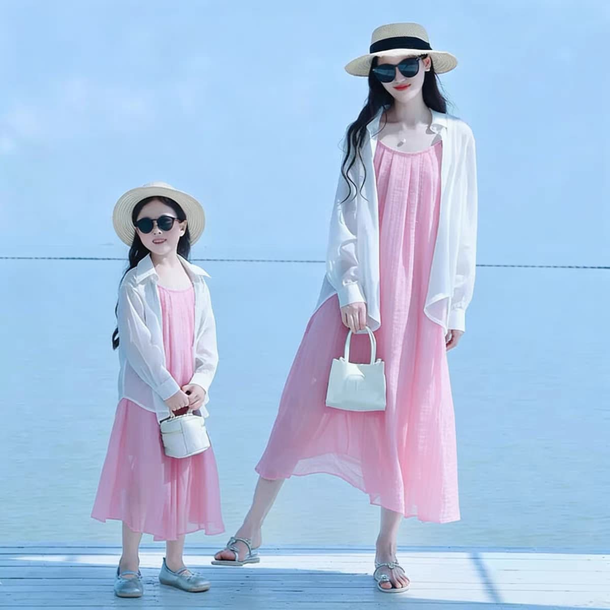 Summer Family Matching Outfit for Hainan, Sanya, Yunnan Beach Vacation, Dopamine Mother-Daughter Loose Chiffon Dress