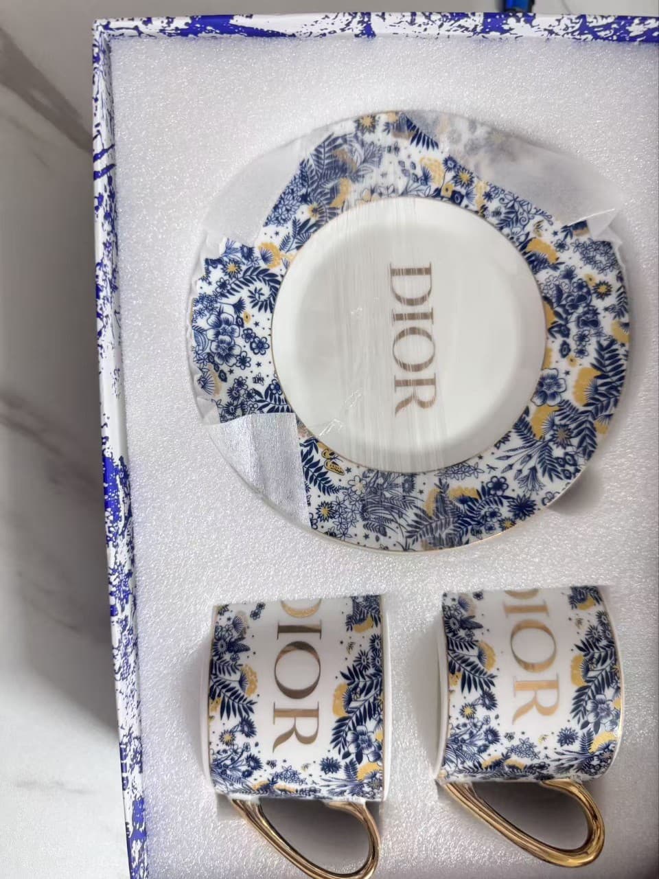Source factory bone china coffee cup and saucer set European light luxury household afternoon tea cup one piece drop shipping bulk purchase