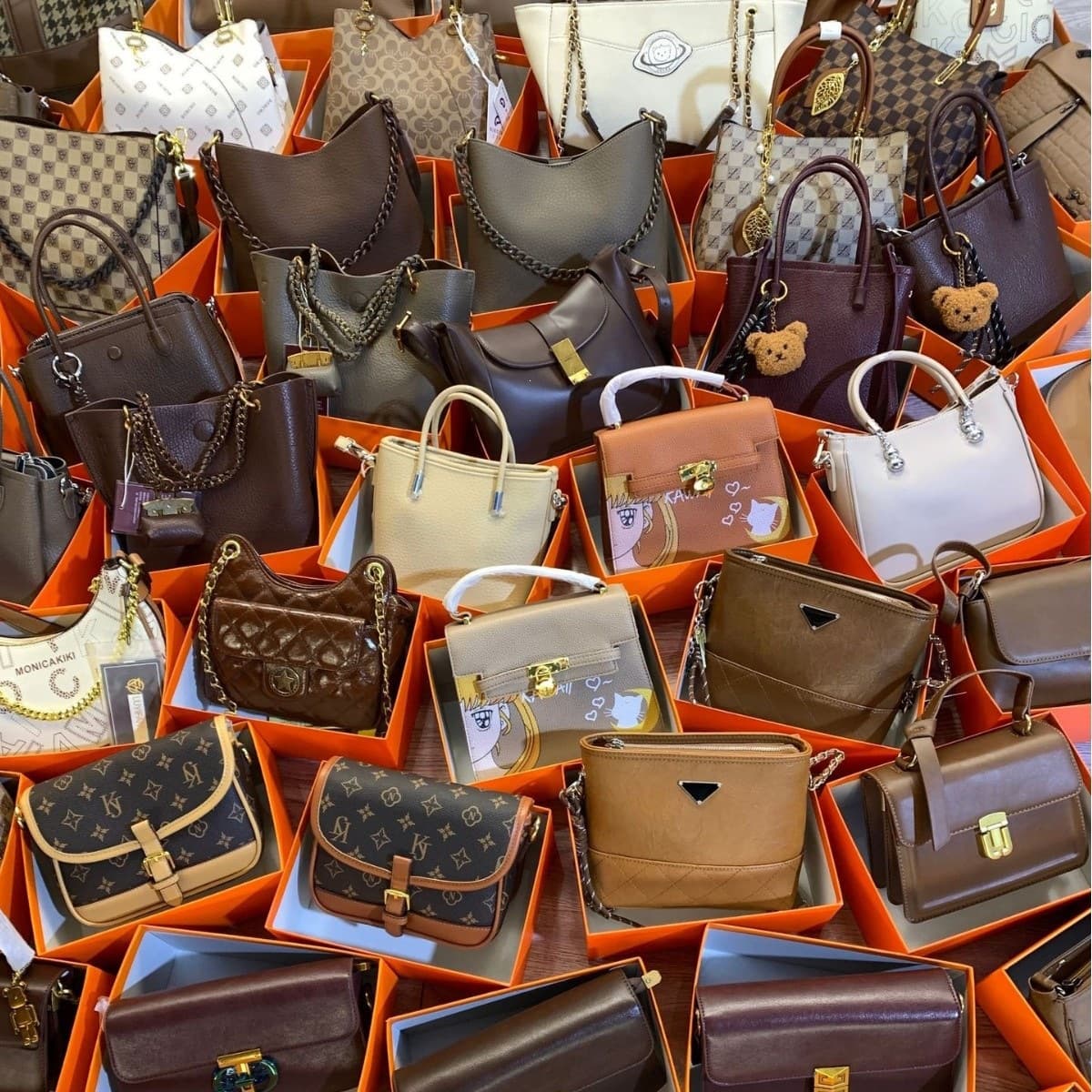 2026 New Style Brand Women's Bag Surplus Stock Original Packaging Wholesale Cross-border Live Streaming Women's Shoulder Bag