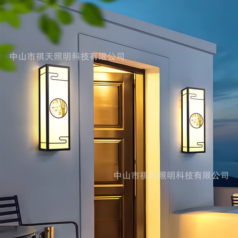 Outdoor wall lamp waterproof solar villa door pillar wall lamp on both sides of the villa outdoor wall hanging lamp terrace garden lamp