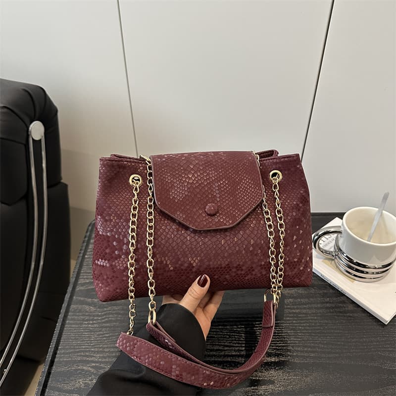Casual retro work and commuting large-capacity 2025 light luxury spring and new season style aesthetic texture underarm shoulder bag for women