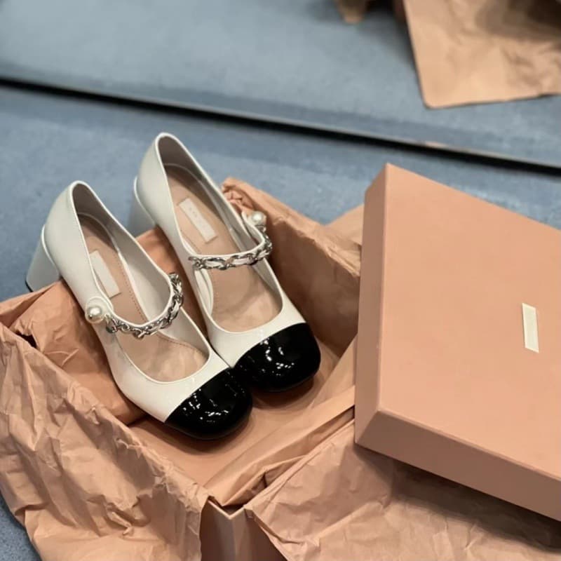 miu2025 New Mary Jane Women's Shoes French Fairy Retro High Heels Women's Spring and Summer Chunky Heel Square Toe Single-layer Shoes