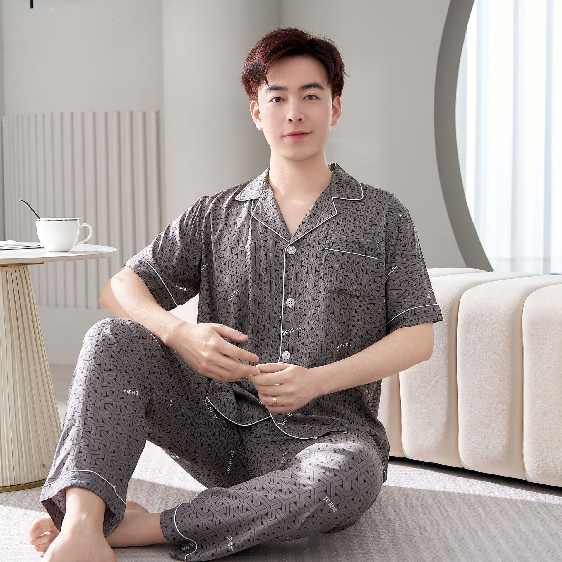 Pajamas for men summer thin cotton silk loose comfortable short-sleeved pajamas simple cotton silk pajamas men's home wear set