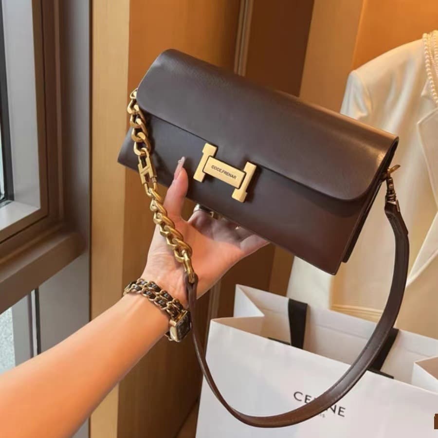 Vintage Small Square Bag With Chain Underarm Bag New 2023 High-End Feel Versatile Handbag Crossbody Bag Motorcycle Equipment Accessories