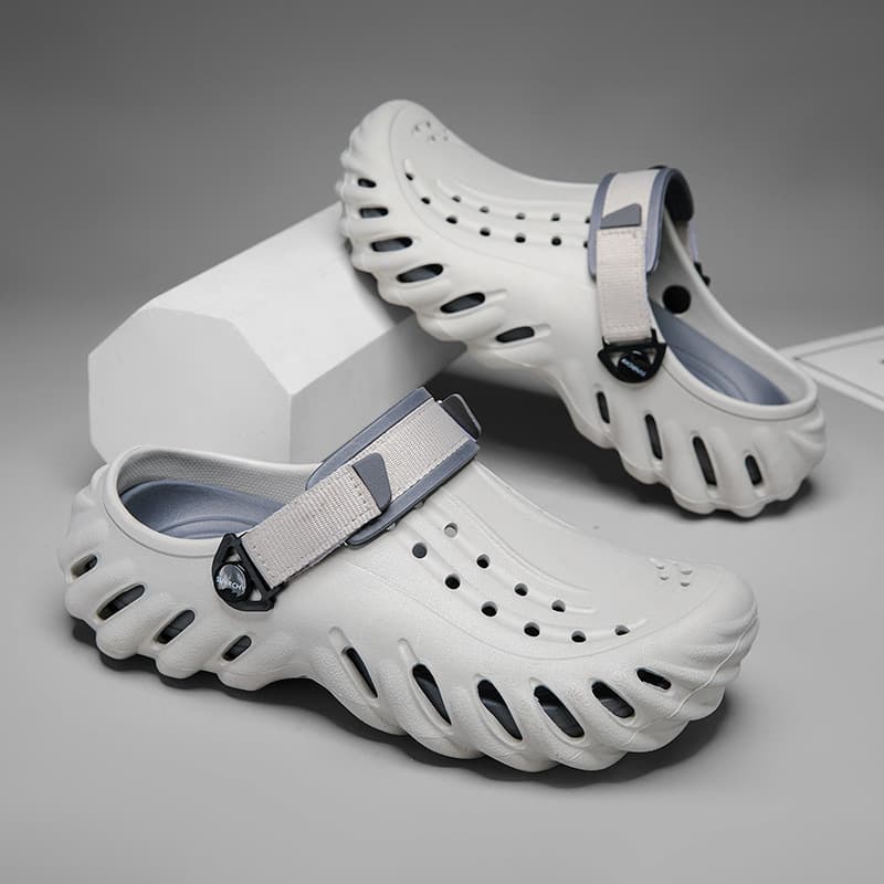 New summer men's casual thick-soled clogs, non-slip, EVA, stylish and durable, suitable for indoor and outdoor use, perfect for beach wear.