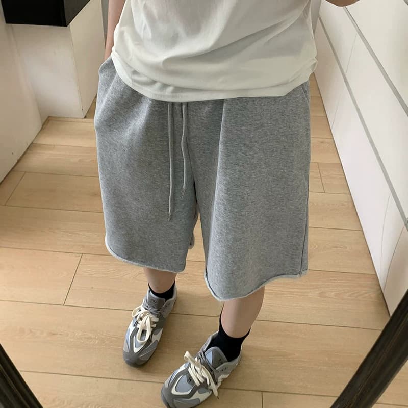 Plus Size Pear-Shaped Gray Sports Shorts for Women, 5-Inch Sweat Shorts, Summer Thin Style 2026 New Casual Wide Leg Shorts