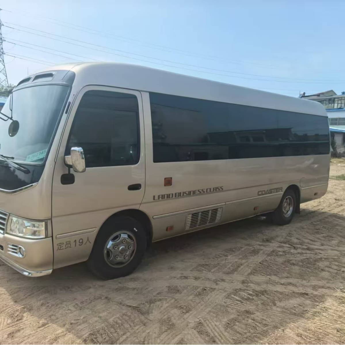 Supply luxury Toyota Coaster minibus export high-quality bus 4-cylinder 6m Euro III emission minibus