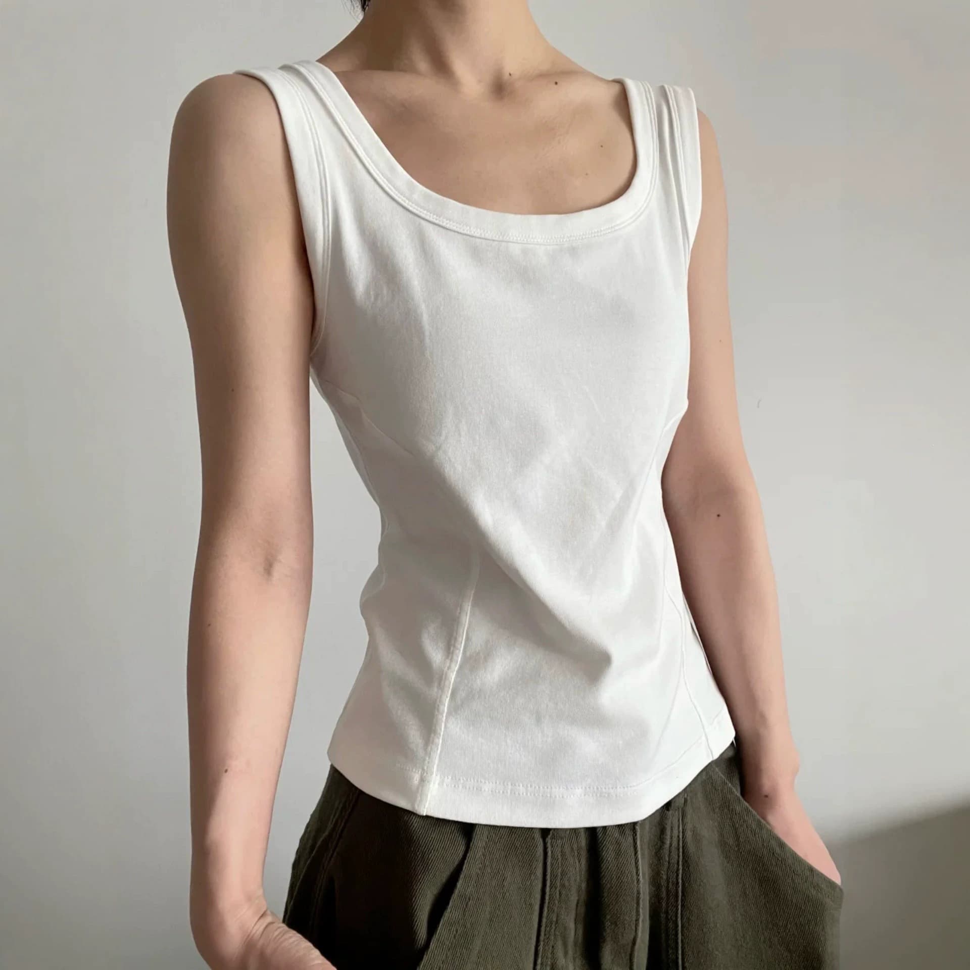 Sleeveless Base Layer Sports Vest Top for Women, White, Slimming, Conceals Side Bust, Versatile U-Neck, Summer