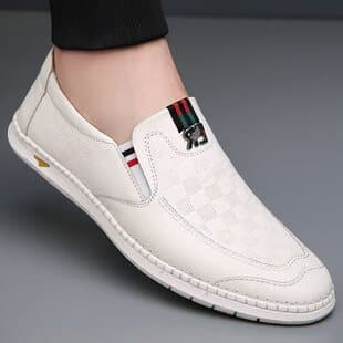 Slip-On Leather Shoes Men Korean Breathable Soft Sole Casual Loafers Hand-Stitched Loafers Leather Shoes Men