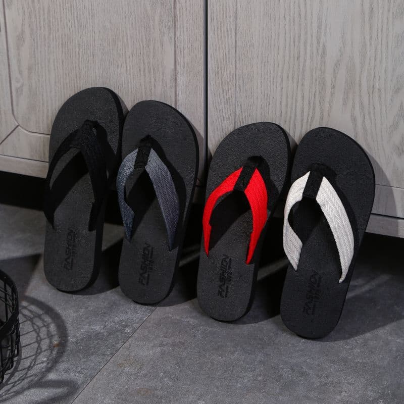 Casual Men's Flip-Flops for Spring and Summer, Outdoor Sports Thong Sandals, Indoor Soft-Soled Sandals with Comfortable "Stepping on Soft Ground" Sensation