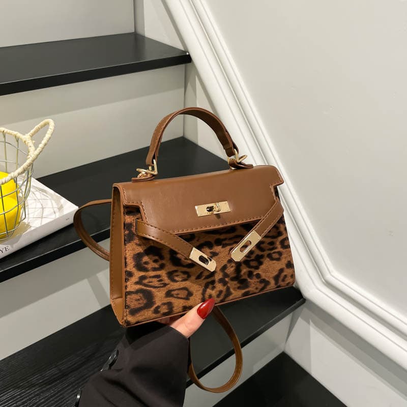 Retro texture handbag for women 2025 autumn new popular leopard print armpit bag fashionable and versatile single shoulder crossbody bag