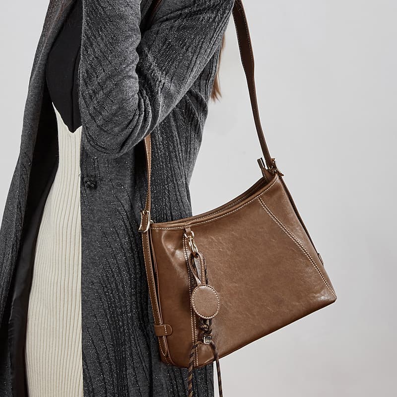 Women's 2026 New Spring Summer Genuine Vegetable-Tanned Leather Shoulder Crossbody Bag Commuter Tote Hobo Bag