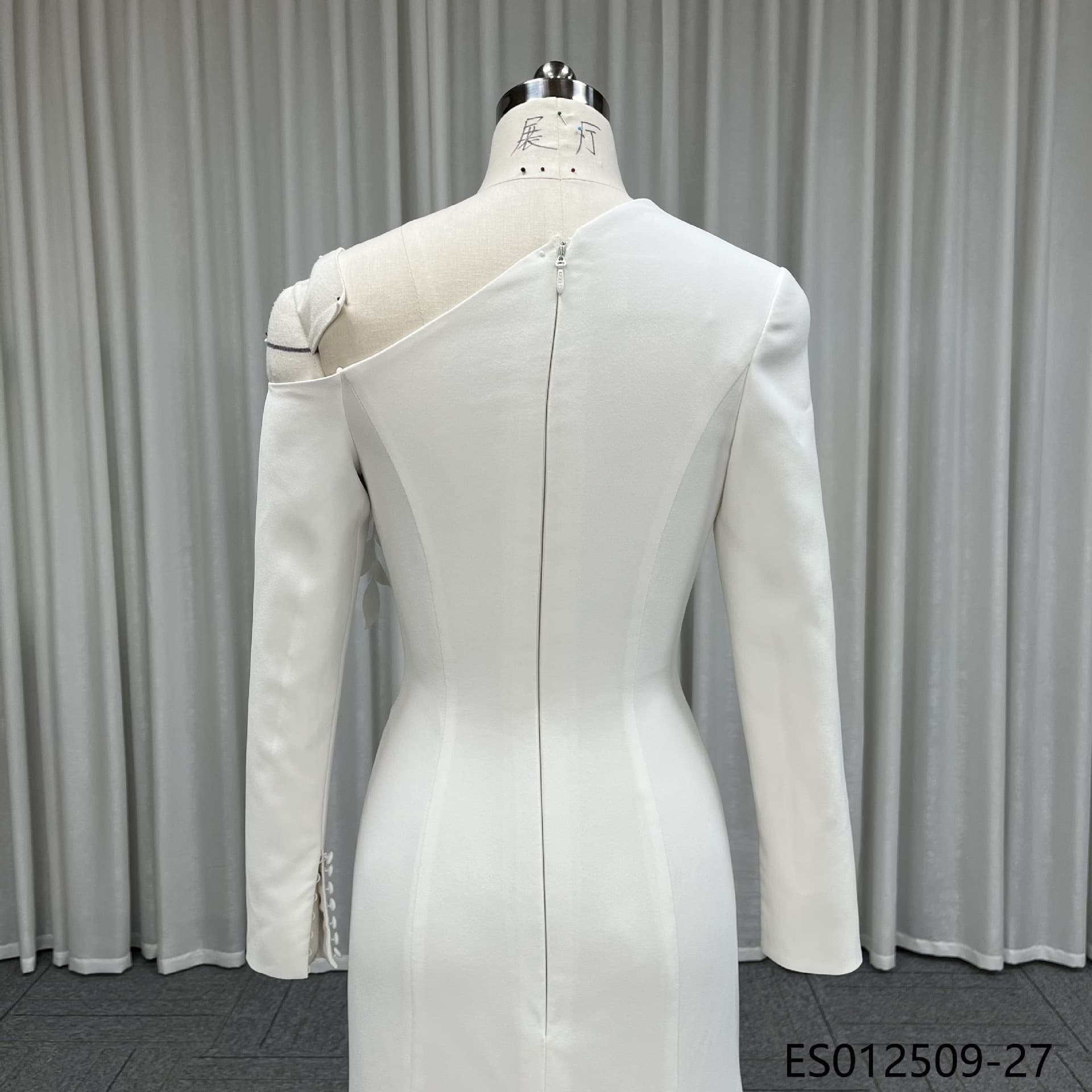 Export Original Guangzhou Wedding Dress Factory Wholesale One-Shoulder Long Sleeve Mermaid Skirt Slimming Wedding Dress Main Dress