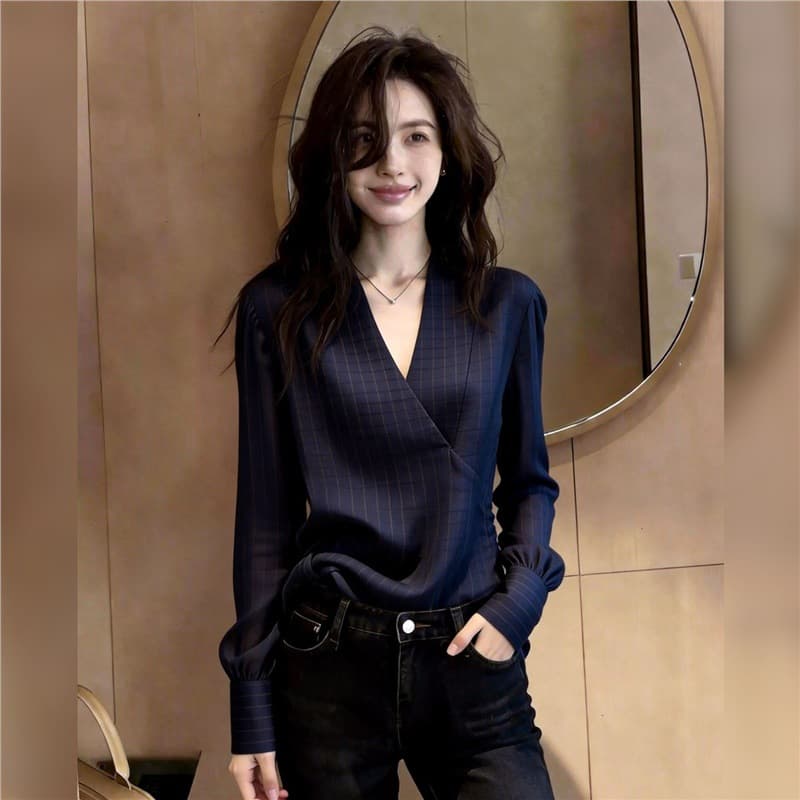Shenzhen Nanyou V-Neck Striped Blouse for Women, Navy Blue, Elegant Relaxed Fit Top, Versatile for Work and Spring/Summer