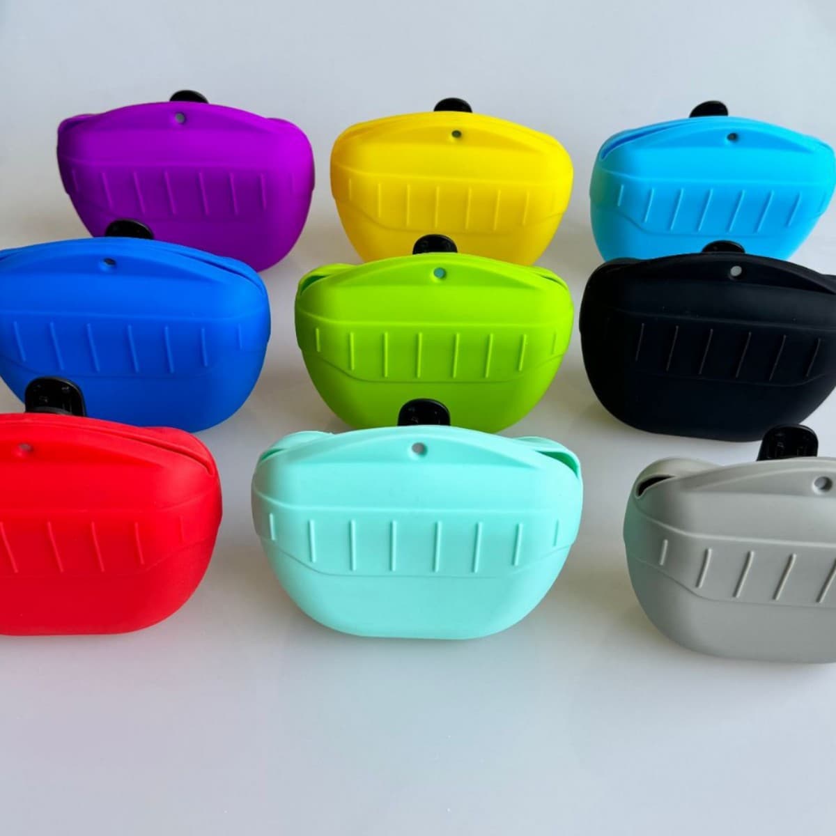 Silicone pet training bag pet snack bag dog training bag outdoor training pet waist bag waist bag portable dog food bag