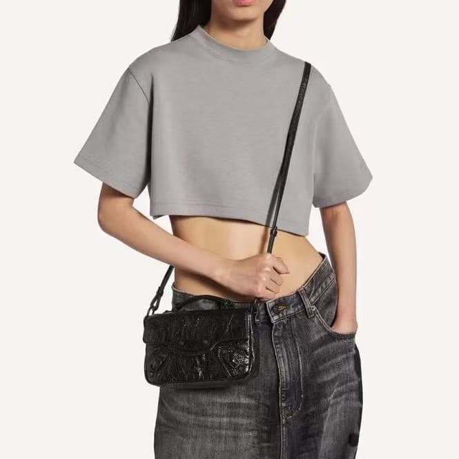 26 Early Spring Mini Flap Motorcycle Bag Rivet Top Layer Cowhide Mini Crossbody Cracked Top Layer Handbag