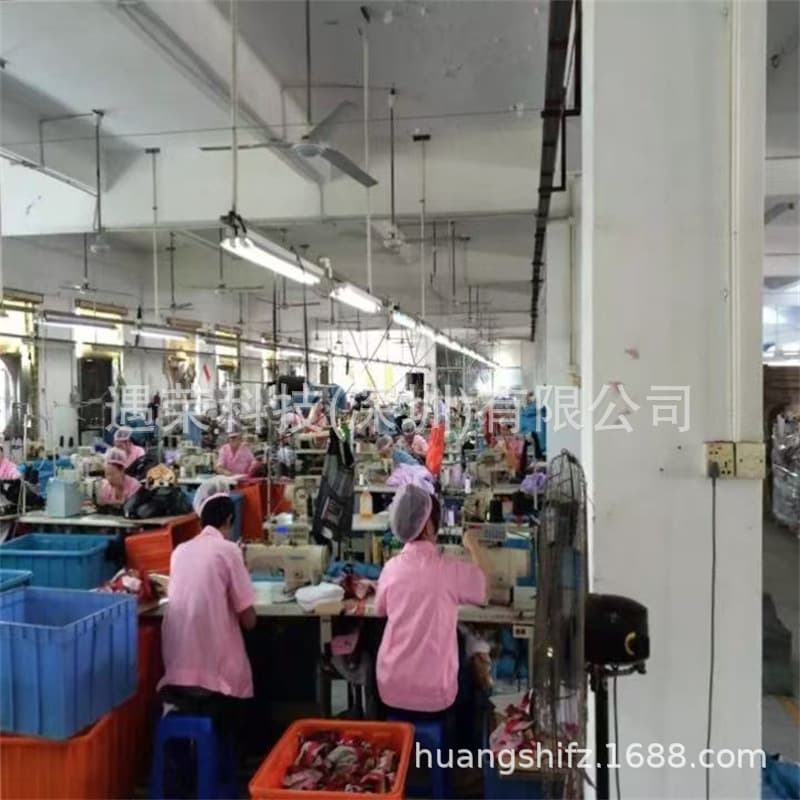 Knitted fabric cutting and sewing manufacturer wholesale toys handbags clothing festival decorations handmade products