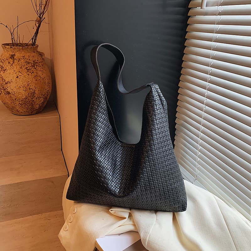 2025 Fall/Winter Women's Bag Large Capacity Solid Color Shoulder Bag Fashion Versatile Export Woven Texture Underarm Bucket Bag