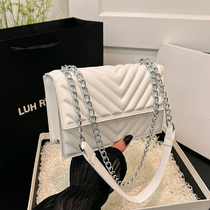 Women's Bag 2025 New Embossed Diamond Quilted Bag Solid Color Shoulder Crossbody Bag Chain Underarm Square Bag Trendy Chain Bag