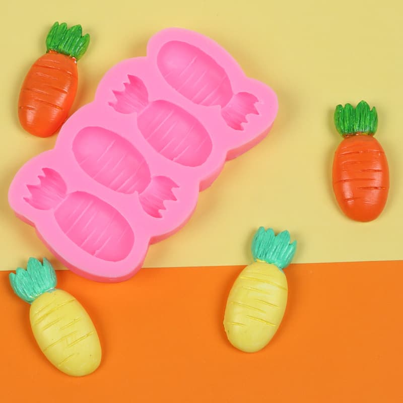 4-Piece Carrot-Shaped Silicone Mold - Realistic Carrot Craft Soap Candle Mold, Chocolate Fondant Egg Mold