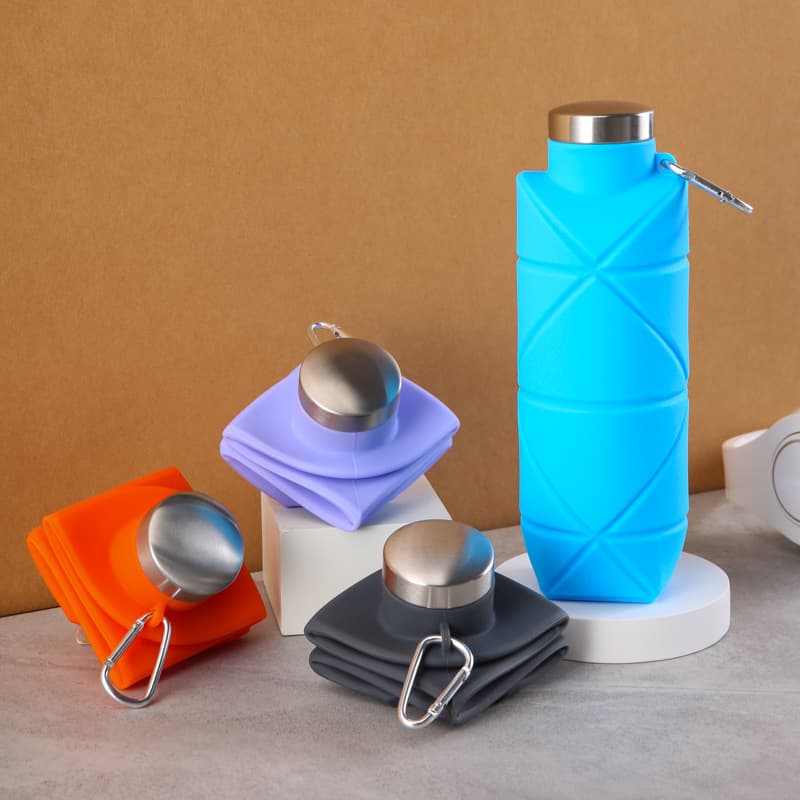 Outdoor creative food-grade silicone portable water bottle, portable anti-fall silicone water bottle, foldable diamond-shaped silicone water cup