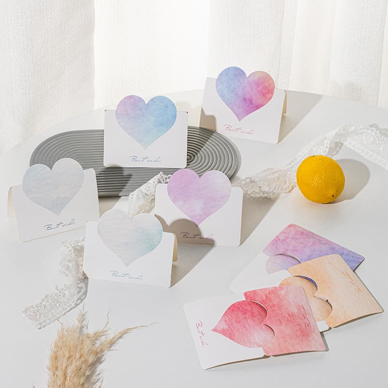 Universal heart-shaped greeting cards, cute and refreshing Christmas cards, wholesale greeting cards and small gifts.