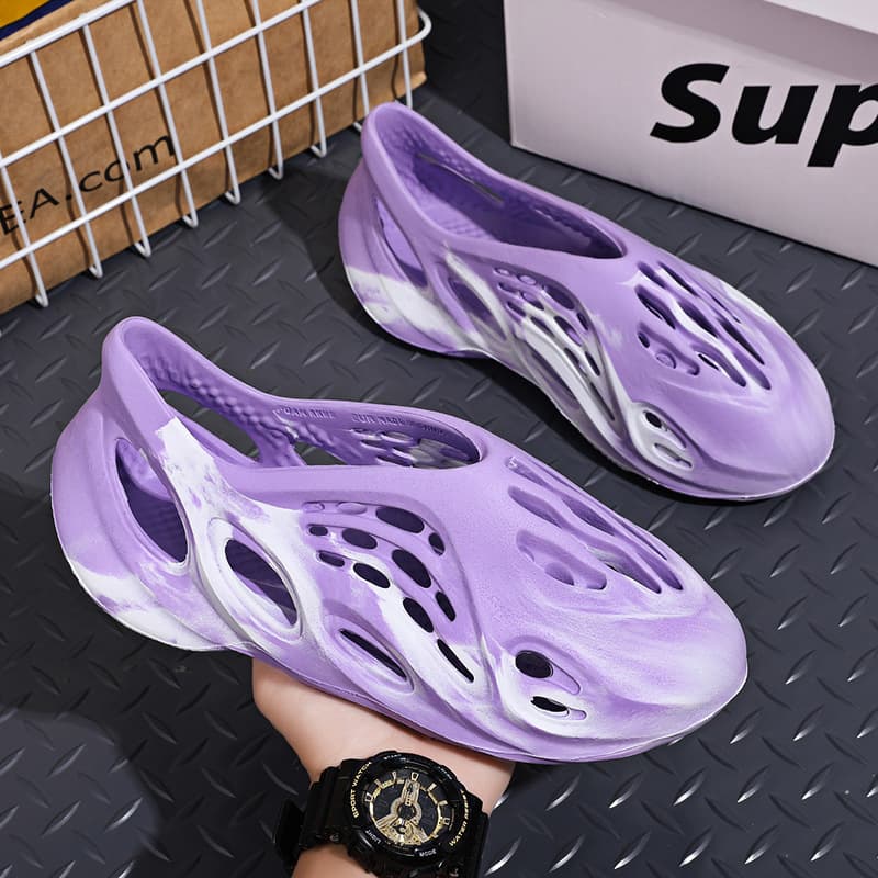 2026 Cross-Border Summer New Large-Size Coconut Hole Shoes for Women, Trendy Couple Shoes, Men's Sandals, Women's Beach Sandals