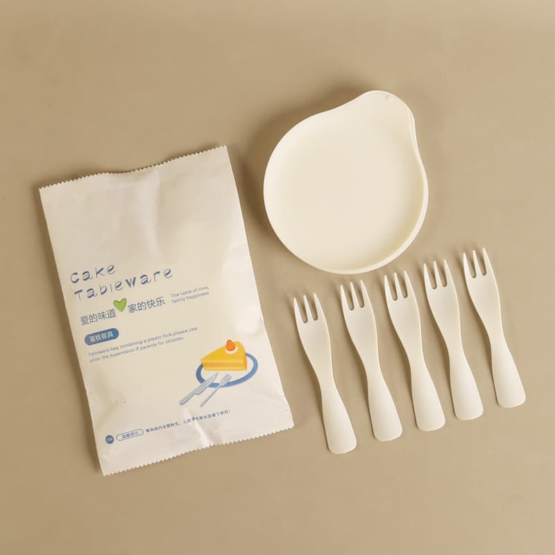 Birthday cake cutlery paper plate set, disposable plates and forks, baking plates, forks and dishes combination