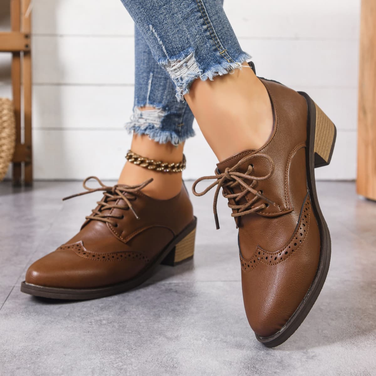 British Retro Oxford Shoes Casual Pointed Toe Work Shoes Square Lace Up Spring Autumn Low Heel Women's Shoes Wholesale